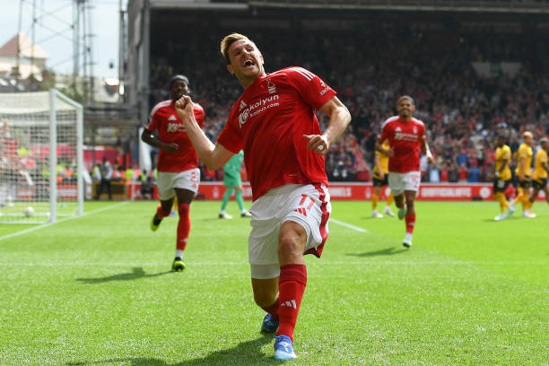 不难发现她 不难发现她